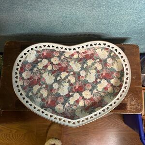 Heart-Shaped Floral Decorative Plate